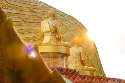 ภาพ No.43286:พิธีอัญเชิญมยุรนาวากาศ บูชาธรรมมหาปูชนียาจารย์ วันพฤหัสบดีที่ 3 กุมภาพันธ์ พ.ศ. 2565