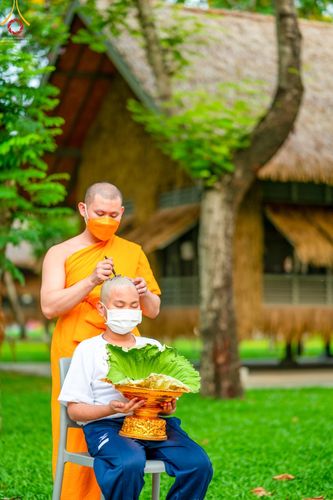 ภาพ No.44519:ประมวลภาพพิธีปลงผม โครงการบรรพชาสามเณรหน่อแก้วเปรียญธรรมรุ่นที่ 10