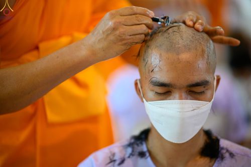 ภาพ No.56796:พิธีปลงผมนาคธรรมทายาท โครงการอุปสมบทบูชาธรรม มหาปูชนียาจารย์ประจำปี 2565 ณ สภาธรรมกายสากล วัดพระธรรมกาย