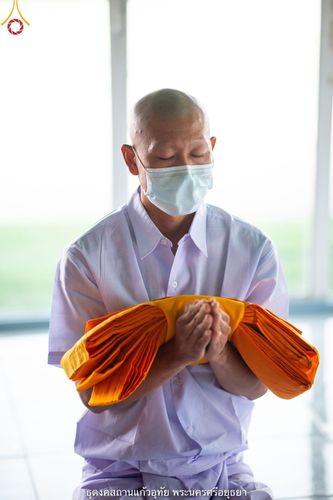 ภาพ No.39538:พิธีตัดปอยผม ปลงผม ขอขมารับผ้าไตรและพิธีบรรพชา ในโครงการอุปสมบท บูชาธรรมมหาปูชนียาจารย์ ประจำปี 2564  ชุดที่ 2