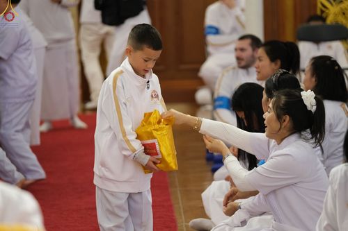 ภาพ No.54817:ประมวลภาพพิธีทอดกฐิน ณ วัดพระธรรมกายนิวคาสเซิล ประเทศอังกฤษ  (วันที่ 30 ตุลาคม พ.ศ. 2565)
