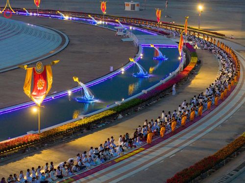 ภาพ No.120511:พิธีต้อนรับพระธรรมยาตรา ในโครงการธรรมยาตรา กตัญญูบูชา มหาปูชนียาจารย์ พระมงคลเทพมุนี(สด จนฺทสโร) พระผู้ปราบมาร อนุสรณ์สถาน 7 แห่ง ปีที่ 12 วันที่ 28 มกราคม พ.ศ. 2567 ณ วัดพระธรรมกาย จ.ปทุมธานี (ชุดที่ 2)