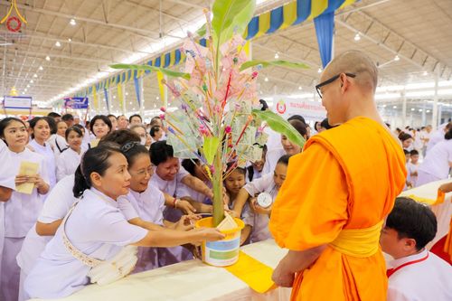 ภาพ No.167900:พิธีทอดกฐิน และ พิธีกรานกฐิน ในวันอาทิตย์ที่ 3 พฤศจิกายน พ.ศ. 2567 ณ วัดพระธรรมกาย จ.ปทุมธานี