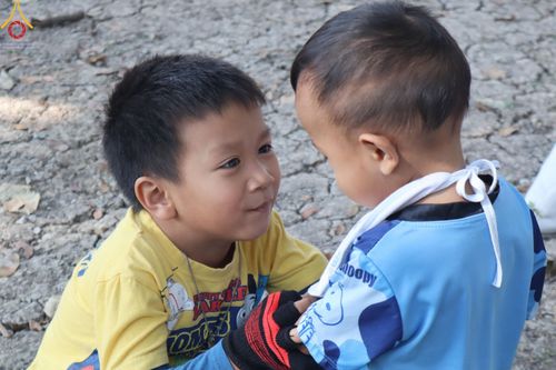 ภาพ No.194063:วัดพระธรรมกาย จัดงานวันเด็กแห่งชาติ ประจำปี พ.ศ.2568 ออกร้านอาหาร 200 ร้าน มอบของขวัญหลายหมื่นชิ้น วันที่ 12 มกราคม พ.ศ. 2568 วัดพระธรรมกาย อ.คลองหลวง จ.ปทุมธานี