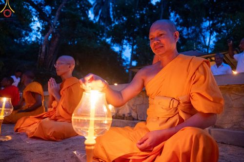 ภาพ No.141245:PhotoStory มหาศรัทธา ธรรมยาตราศรีลังกา EP.6 พิธีจุดวิสาขประทีป 6 วัด ถวายเป็น พุทธบูชา  โครงการสยาม-ลังกา ธรรมยาตรา  ฉลองเทศกาลวิสาขบูชาแห่งชาติ ศรีลังกา  บูชาธรรม 80 ปี หลวงพ่อธัมมชโย วันที่ 16 พฤษภาคม พ.ศ. 2567