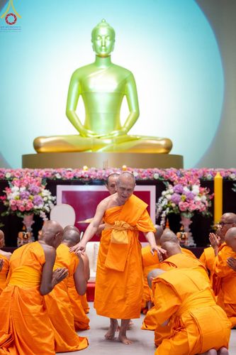 ภาพ No.156862:พิธีบรรพชาอุปสมบท ธรรมทายาท โครงการอุปสมบทหมู่บูชาธรรมครบรอบ 107 ปี วันครูผู้ค้นพบวิชชาธรรมกาย ณ โบสถ์พระไตรปิฏก วัดพระธรรมกาย วันเสาร์ที่ 14 กันยายน พ.ศ. 2567