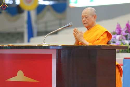 ภาพ No.52365:ประมวลภาพพิธีบูชาข้าวพระ (วันอาทิตย์ต้นเดือนตุลาคม) ณ วัดพระธรรมกาย จ.ปทุมธานี 