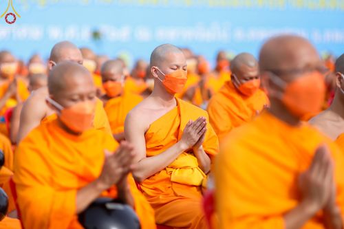 ภาพ No.49548:ประมวลภาพพิธีตักบาตรพระสงฆ์ 1,091 รูป เนื่องในวันแม่แห่งชาติ ณ ตลาดจัมโบ้ ชุดที่ 1