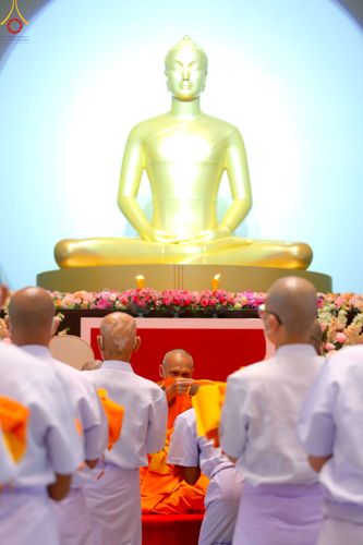 ภาพ No.51073:ประมวลภาพพิธีบรรพชาอุปสมบท โครงการบรรพชาอุปสมบทหมู่ รุ่นวันครูวิชชาธรรมกาย ปีพุทธศักราช 2565