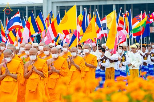 ภาพ No.52112:ประมวลภาพพิธีตักบาตรมิตรภาพไทย-เมียนมาร์ 105 รูป ณ วัดพระธรรมกาย