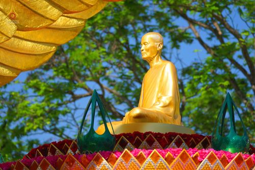 ภาพ No.42728:พิธีอัญเชิญมยุรนาวากาศ ประดิษฐาน ณ อาคาร 100 ปี เนื่องในวันคล้ายวันเกิด ครบ 113 ปี คุณยายอาจารย์มหารัตนอุบาสิกาจันทร์ ขนนกยูง