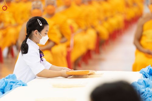 ภาพ No.52484:ประมวลภาพวันคล้ายวันเกิดครบรอบ 138 ปี พระมงคลเทพมุนี (สด จนฺทสโร) พระผู้ปราบมาร ชุดที่ 1