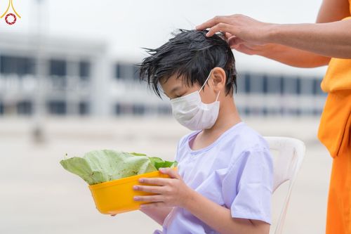 ภาพ No.44033:ประมวลภาพพิธีปลงผม โครงการบรรพชาสามเณรฟื้นฟูพระพุทธศาสนาทั่วไทย ณ ศูนย์อบรมวัดพระธรรมกาย