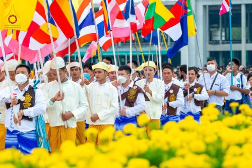 ภาพ No.52113:ประมวลภาพพิธีตักบาตรมิตรภาพไทย-เมียนมาร์ 105 รูป ณ วัดพระธรรมกาย