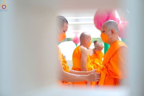 ภาพ No.51069:ประมวลภาพพิธีบรรพชาอุปสมบท โครงการบรรพชาอุปสมบทหมู่ รุ่นวันครูวิชชาธรรมกาย ปีพุทธศักราช 2565