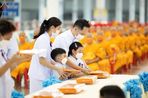 ภาพ No.52485:ประมวลภาพวันคล้ายวันเกิดครบรอบ 138 ปี พระมงคลเทพมุนี (สด จนฺทสโร) พระผู้ปราบมาร ชุดที่ 1