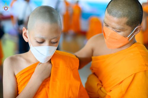 ภาพ No.79899:พิธีขอบรรพชา , พิธีคล้องอังสะ พิธีขอสรณคมน์และศีล , พิธีขอนิสสัย ในโครงการบรรพชาสามเณรฟื้นฟูพระพุทธศาสนาทั่วไทย วันเสาร์ที่ 8 เมษายน พ.ศ.2566