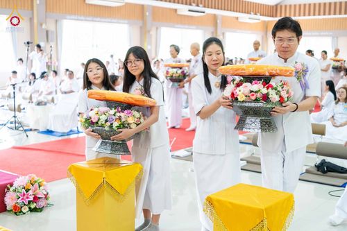 ภาพ No.346563:วันอาทิตย์ที่ 30 สิงหาคม พ.ศ.2569 พิธีทอดผ้าป่า สวดธรรมจักรกัปปวัตนสูตรกลั่นแผ่นดินโปรยรัตนชาติ  สถาปนาองค์พระเจดีย์เพื่อสร้างสันติภาพโลก  ณ ศูนย์ปฏิบัติธรรมพนมสารคาม (เพชรตะวัน) จังหวัดฉะเชิงเทรา