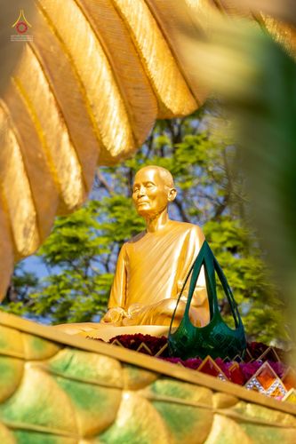 ภาพ No.42727:พิธีอัญเชิญมยุรนาวากาศ ประดิษฐาน ณ อาคาร 100 ปี เนื่องในวันคล้ายวันเกิด ครบ 113 ปี คุณยายอาจารย์มหารัตนอุบาสิกาจันทร์ ขนนกยูง