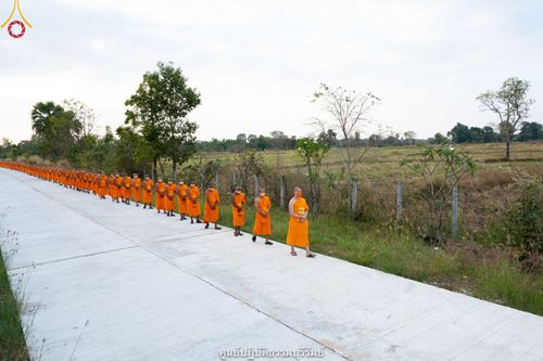 ภาพ No.41001:พิธีตัดปอยผม ปลงผม ขอขมารับผ้าไตรและพิธีบรรพชา ในโครงการอุปสมบท บูชาธรรมมหาปูชนียาจารย์ ประจำปี 2564 ชุดที่ 18