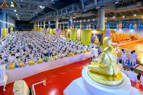 ภาพ No.52608:ประมวลภาพวันคล้ายวันเกิดครบรอบ 138 ปี พระมงคลเทพมุนี (สด จนฺทสโร) พระผู้ปราบมาร ชุดที่ 2