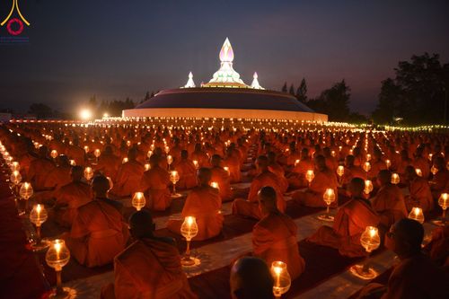 ภาพ No.109729:พิธีจุดประทีปถวายเป็นพุทธบูชา และบูชาธรรมมหาปูชนียาจารย์ วันที่ 10 มกราคม พ.ศ. 2567 ณ อนุสรณ์สถานคลองบางนางแท่น อ.สามพราน จ.นครปฐม