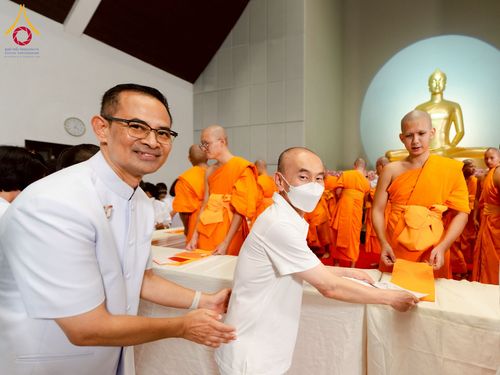 ภาพ No.223895:วันอาทิตย์ที่ 11 พฤษภาคม พ.ศ. 2568 พิธีอุปสมบทสามเณรเปรียญธรรมอุปสมบทอุทิศชีวิต 9 รูป อุบาสก 1 ท่าน ณ อุโบสถพระไตรปิฏกวัดพระธรรมกาย