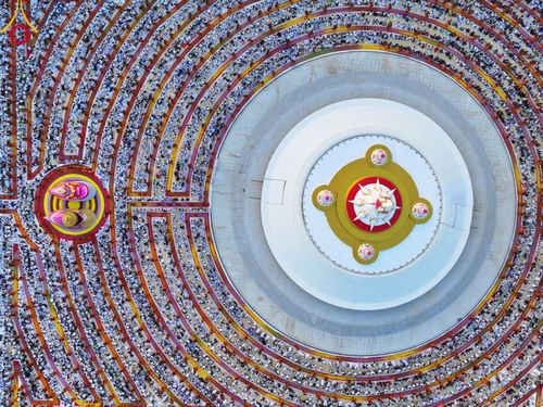 ภาพ No.108016:พิธีต้อนรับพระธรรมยาตรา ในโครงการธรรมยาตรากตัญญูบูชา มหาปูชนียาจารย์ พระมงคลเทพมุนี(สด จนฺทสโร) พระผู้ปราบมาร อนุสรณ์สถาน 7 แห่ง ปีที่ 12 วันที่ 7 มกราคม พ.ศ. 2567 ณ อนุสรณ์สถานคลองบางนางแท่น  อ.สามพราน จ.นครปฐม