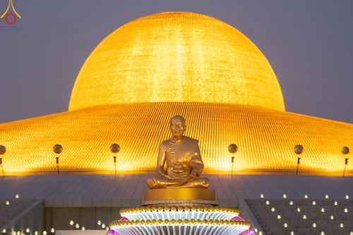 ภาพ No.122129:พิธีจุดประทีปถวายเป็นพุทธบูชา และบูชาธรรมมหาปูชนียาจารย์ พระมงคลเทพมุนี(สด จนฺทสโร) ในโครงการธรรมยาตรา กตัญญูบูชา มหาปูชนียาจารย์ พระมงคลเทพมุนี(สด จนฺทสโร) พระผู้ปราบมาร อนุสรณ์สถาน 7 แห่ง ปีที่ 12 วันที่ 31 มกราคม พ.ศ. 2567 ณ วัดพระธรรมกาย จ.ปทุมธานี