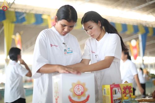 ภาพ No.61497:V.36 ทุ่มเทเพื่อพ่อ 80 ปี ภาพการเตรียมงานของหน่วยงานต่างๆ เพื่อพิธีฉลองอายุวัฒนมงคล 80 ปี หลวงพ่อธัมมชโย และรับถวายมหาสังฆทาน 10,000 กว่าวัดทั่วประเทศ ในวันคุ้มครองโลก จันทร์ที่ 22 เมษายน พ.ศ.2567