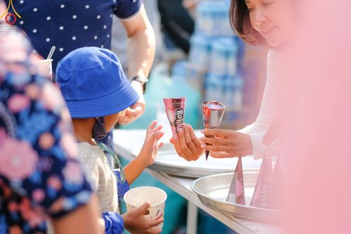 ภาพ No.194020:วัดพระธรรมกาย จัดงานวันเด็กแห่งชาติ ประจำปี พ.ศ.2568 ออกร้านอาหาร 200 ร้าน มอบของขวัญหลายหมื่นชิ้น วันที่ 12 มกราคม พ.ศ. 2568 วัดพระธรรมกาย อ.คลองหลวง จ.ปทุมธานี