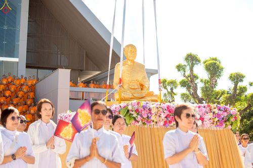 ภาพ No.248874:วันที่ 20 กันยายน พ.ศ. 2568 พิธีอัญเชิญรูปหล่อหลวงปู่วัดปากน้ำ ภาษีเจริญ จากวัดมงคลนิมิตร พระอารามหลวง เพื่อประดิษฐาน ณ วิหารพระมงคลเทพมุนี (สด จนฺทสโร)  ศูนย์ปฏิบัติธรรมภูเก็ต จ.ภูเก็ต