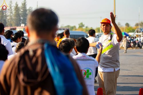 ภาพ No.198877:V.50 สารพัดV สารพัดดี ที่ธรรมยาตรา ในโครงการธรรมยาตรา กตัญญูบูชา มหาปูชนียาจารย์ พระมงคลเทพมุนี(สด จนฺทสโร) พระผู้ปราบมาร อนุสรณ์สถาน 7 แห่ง ปีที่ 13 ระหว่างวันที่ 2-31 มกราคม พ.ศ. 2568