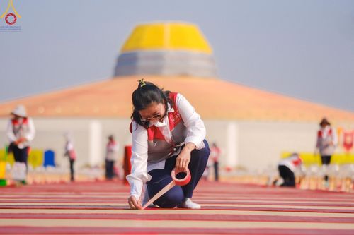 ภาพ No.208237:V.55 สารพัดV สารพัดดี ที่วัดพระธรรมกาย ในโครงการธรรมยาตรา กตัญญูบูชา มหาปูชนียาจารย์ พระมงคลเทพมุนี (สด จนฺทสโร) พระผู้ปราบมาร อนุสรณ์สถาน 7 แห่ง ปีที่ 13 ระหว่างวันที่ 2-31 มกราคม พ.ศ. 2568