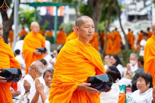 ภาพ No.126198:พิธีทำบุญเมืองนครราชสีมา ฉลอง 556 ปี ตักบาตรพระ 10,000 รูป ในวันเสาร์ที่ 2 มีนาคม พ.ศ.2567 ณ อนุสาวรีย์ท้าวสุรนารี จ.นครราชสีมา จัดโดย คณะสงฆ์จังหวัดนครราชสีมา ร่วมกับสำนักงานจังหวัดนครราชสีมา