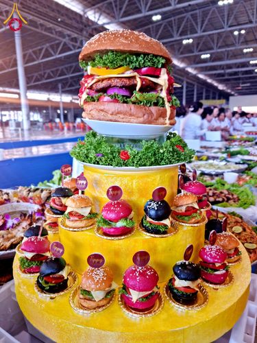 ภาพ No.204441:พิธีถวายภัตตาหารเป็นสังฆทาน แด่พระธรรมยาตรา ณ วัดพระธรรมกาย ตำบลคลองสาม อำเภอคลองหลวง จังหวัดปทุมธานี ในโครงการธรรมยาตรา กตัญญูบูชา มหาปูชนียาจารย์ พระมงคลเทพมุนี(สด จนฺทสโร) พระผู้ปราบมาร อนุสรณ์สถาน 7 แห่ง ปีที่ 13 วันที่ 31 มกราคม พ.ศ. 2568