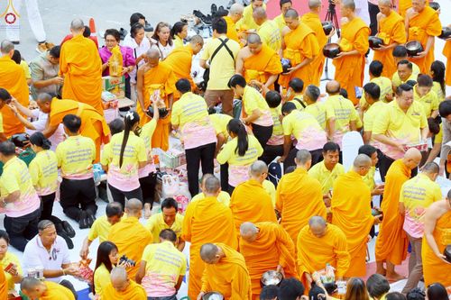 ภาพ No.242041:วันอาทิตย์ที่ 31 สิงหาคม พ.ศ. 2568 พิธีทำบุญแด่คณะสงฆ์ 122 รูป ฉลอง 121 ปี อำเภอคลองหลวง จ.ปทุมธานี เพื่อนำส่งช่วยเหลือคณะสงฆ์ 323 วัด 4 จังหวัดชายแดนภาคใต้ และช่วยเหลือประชาชนจากเหตุปะทะ แนวชายแดนไทย-กัมพูชา ณ บริเวณหน้าที่ว่าการอำเภอคลองหลวง 