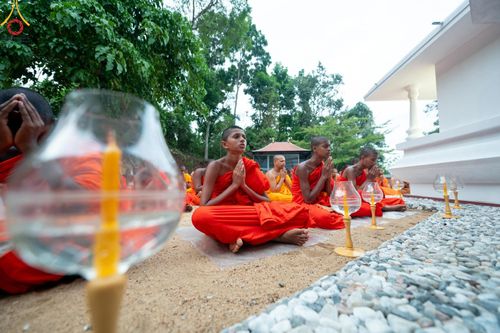 ภาพ No.141202:PhotoStory มหาศรัทธา ธรรมยาตราศรีลังกา EP.6 พิธีจุดวิสาขประทีป 6 วัด ถวายเป็น พุทธบูชา  โครงการสยาม-ลังกา ธรรมยาตรา  ฉลองเทศกาลวิสาขบูชาแห่งชาติ ศรีลังกา  บูชาธรรม 80 ปี หลวงพ่อธัมมชโย วันที่ 16 พฤษภาคม พ.ศ. 2567