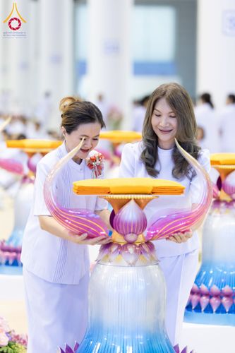 ภาพ No.134458:พิธีทอดผ้าป่าสมทบ มหาสังฆทาน 10,000 วัด ทั่วไทย วันอาทิตย์ต้นเดือนที่ 7 เมษายน พ.ศ.2567 ณ ห้องแก้วสารพัดนึก 1 สภาธรรมกายสากล  วัดพระธรรมกาย จ.ปทุมธานี