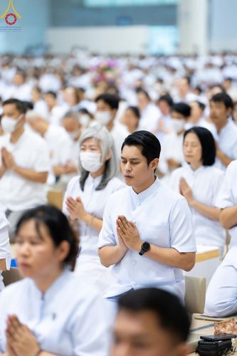 ภาพ No.136719:พิธีตักบาตร พิธีบูชาข้าวพระ ในวันอาทิตย์ต้นเดือนที่ 5 พฤษภาคม พ.ศ. 2567 ณ วัดพระธรรมกาย จ.ปทุมธานี