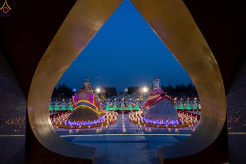 ภาพ No.302273:วันที่ 23 มกราคม พ.ศ. 2569 พิธีจุดประทีปธรรมถวายเป็นพุทธบูชา (ภาพชุดที่ 2) และบูชาธรรมมหาปูชนียาจารย์  ณ อนุสรณ์สถานลำดับที่ 5 สถานที่เผยแผ่วิชชาธรรมกายครั้งแรก อนุสรณ์สถานบางปลา วัดบางปลา อำเภอบางเลน จังหวัดนครปฐม ในโครงการธรรมยาตรา กตัญญูบูชา มหาปูชนีย