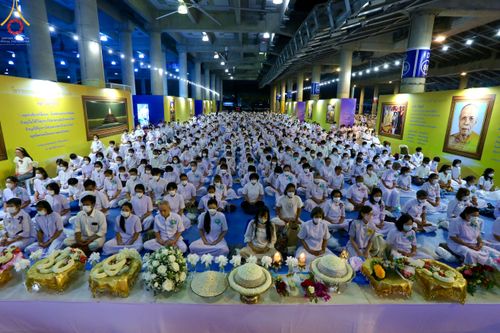 ภาพ No.52612:ประมวลภาพวันคล้ายวันเกิดครบรอบ 138 ปี พระมงคลเทพมุนี (สด จนฺทสโร) พระผู้ปราบมาร ชุดที่ 2