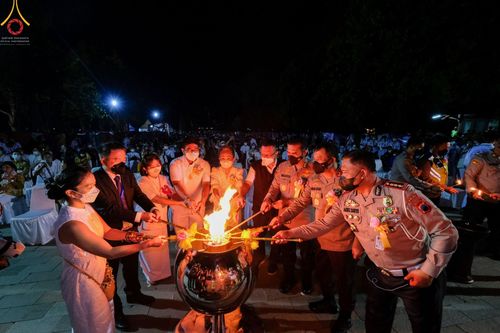 ภาพ No.46555:พิธีจุดโคมวิสาขประทีป วันวิสาขบูชา พ.ศ. 2565 ณ ประเทศอินโดนีเซีย