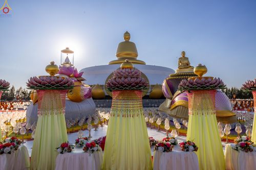 ภาพ No.301910:วันที่ 23 มกราคม พ.ศ. 2569 พิธีจุดประทีปธรรมถวายเป็นพุทธบูชา และบูชาธรรมมหาปูชนียาจารย์  ณ อนุสรณ์สถานลำดับที่ 5 สถานที่เผยแผ่วิชชาธรรมกายครั้งแรก อนุสรณ์สถานบางปลา วัดบางปลา อำเภอบางเลน จังหวัดนครปฐม ในโครงการธรรมยาตรา กตัญญูบูชา มหาปูชนียาจารย์ พระมงคล