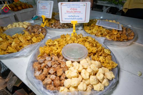 ภาพ No.301095:วันที่ 23 มกราคม พ.ศ. 2569 พิธีถวายภัตตาหารเป็นสังฆทาน แด่พระธรรมยาตรา ณ อนุสรณ์สถานบางปลา วัดบางปลา อำเภอบางเลน จังหวัดนครปฐม ในโครงการธรรมยาตรา กตัญญูบูชา มหาปูชนียาจารย์ พระมงคลเทพมุนี(สด จนฺทสโร) พระผู้ปราบมาร อนุสรณ์สถาน 7 แห่ง ปีที่ 14