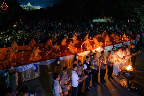 ภาพ No.46557:พิธีจุดโคมวิสาขประทีป วันวิสาขบูชา พ.ศ. 2565 ณ ประเทศอินโดนีเซีย