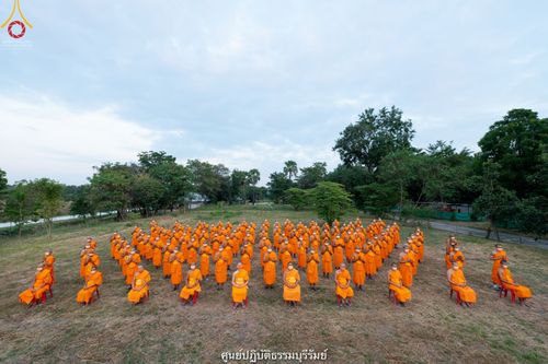 ภาพ No.41007:พิธีตัดปอยผม ปลงผม ขอขมารับผ้าไตรและพิธีบรรพชา ในโครงการอุปสมบท บูชาธรรมมหาปูชนียาจารย์ ประจำปี 2564 ชุดที่ 18