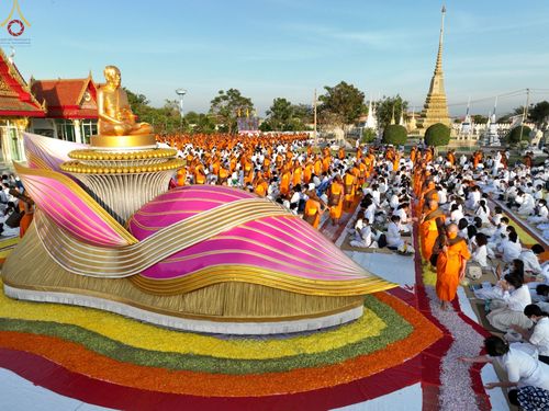 ภาพ No.70759:พิธีต้อนรับพระธรรมยาตรา ในโครงการธรรมยาตรากตัญญูบูชา มหาปูชนียาจารย์ พระมงคลเทพมุนี(สด จนฺทสโร) พระผู้ปราบมาร อนุสรณ์สถาน 7 แห่ง ปีที่ 11 วันที่ 14 มกราคม พ.ศ. 2566 ณ อนุสรณ์สถานลำดับที่ 3 สถานที่เกิดในเพศสมณะ วัดสองพี่น้อง อ.สองพี่น้อง จ.สุพรรณบุรี