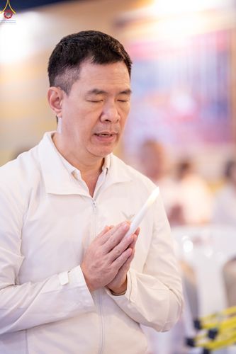 ภาพ No.280314:วันที่ 31 ธันวาคม พ.ศ.2568 -วันที่ 1 มกราคม พ.ศ.2569 พิธีฉลองชัยสวดมนต์บทธัมมจักกับปปวัตนสูตร ครบ 8,000,000,000 จบ , พิธีสวดมนต์ข้ามปี ณ วัดพระธรรมกาย