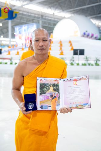 ภาพ No.308766:วันที่ 1 กุมภาพันธ์ พ.ศ. 2569 พิธีรับประกาศนียบัตร และพระของขวัญพระธรรมยาตรา ณ สภาธรรมกายสากล วัดพระธรรมกาย จ.ปทุมธานี